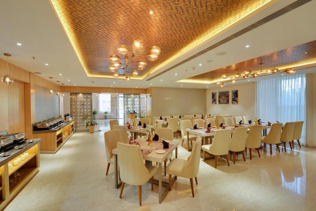 Clarion Hotel Bangalore Yesvantpur Extérieur photo