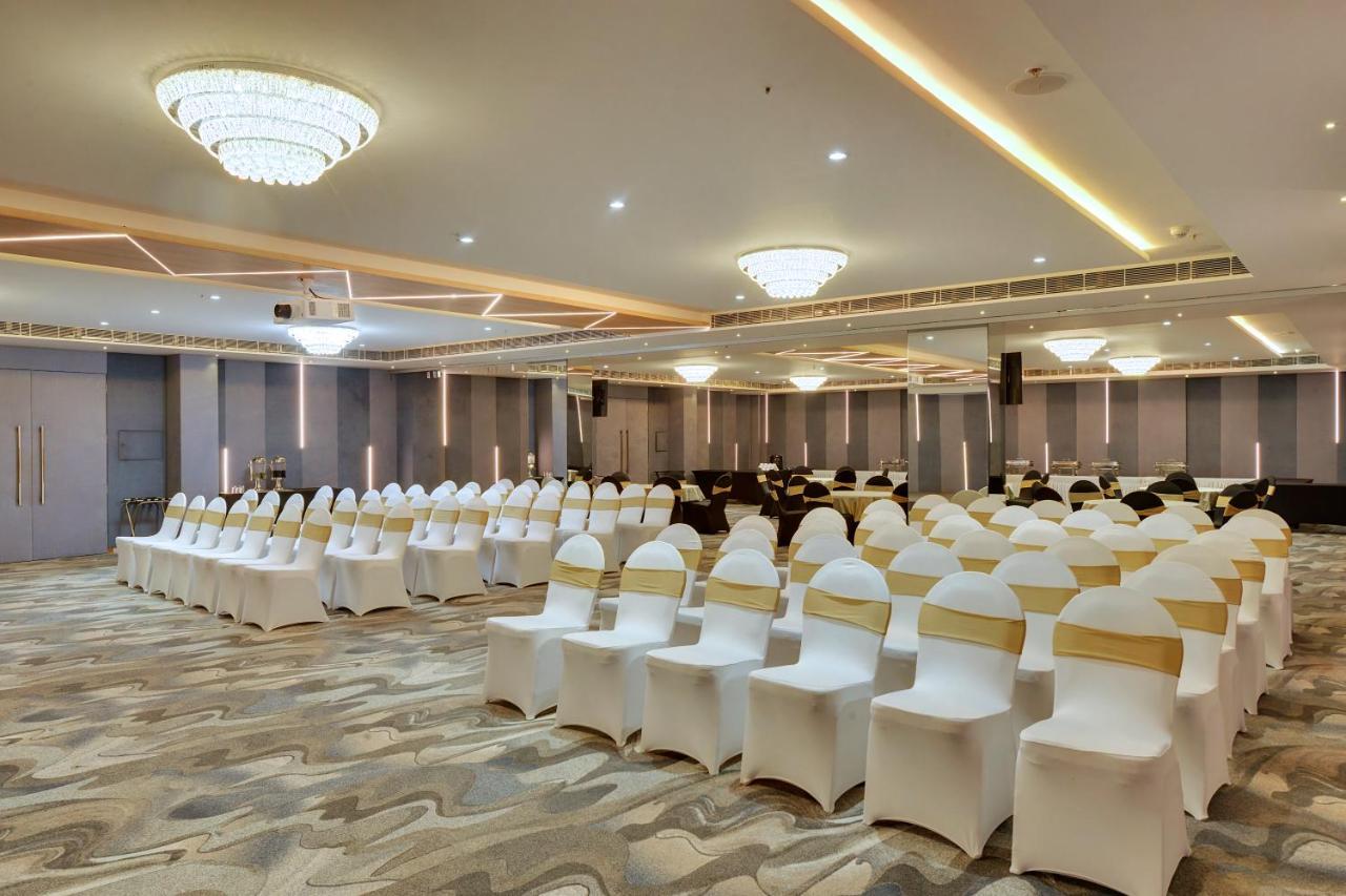 Clarion Hotel Bangalore Yesvantpur Extérieur photo