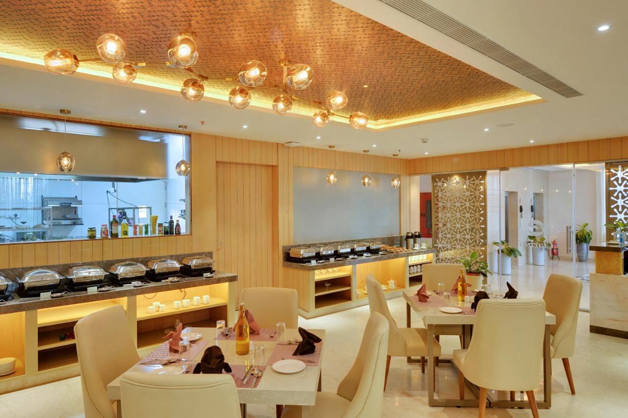 Clarion Hotel Bangalore Yesvantpur Extérieur photo