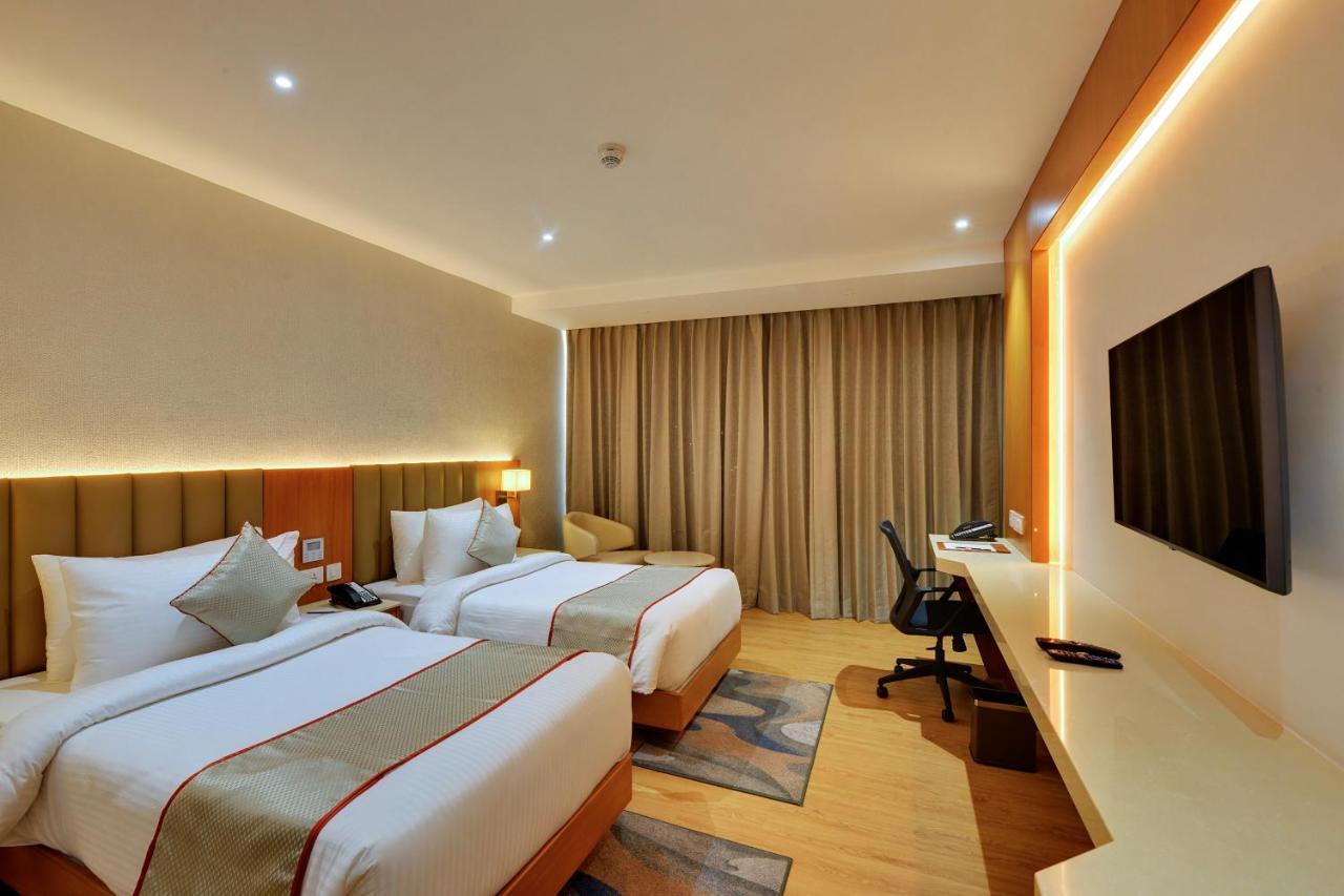 Clarion Hotel Bangalore Yesvantpur Extérieur photo