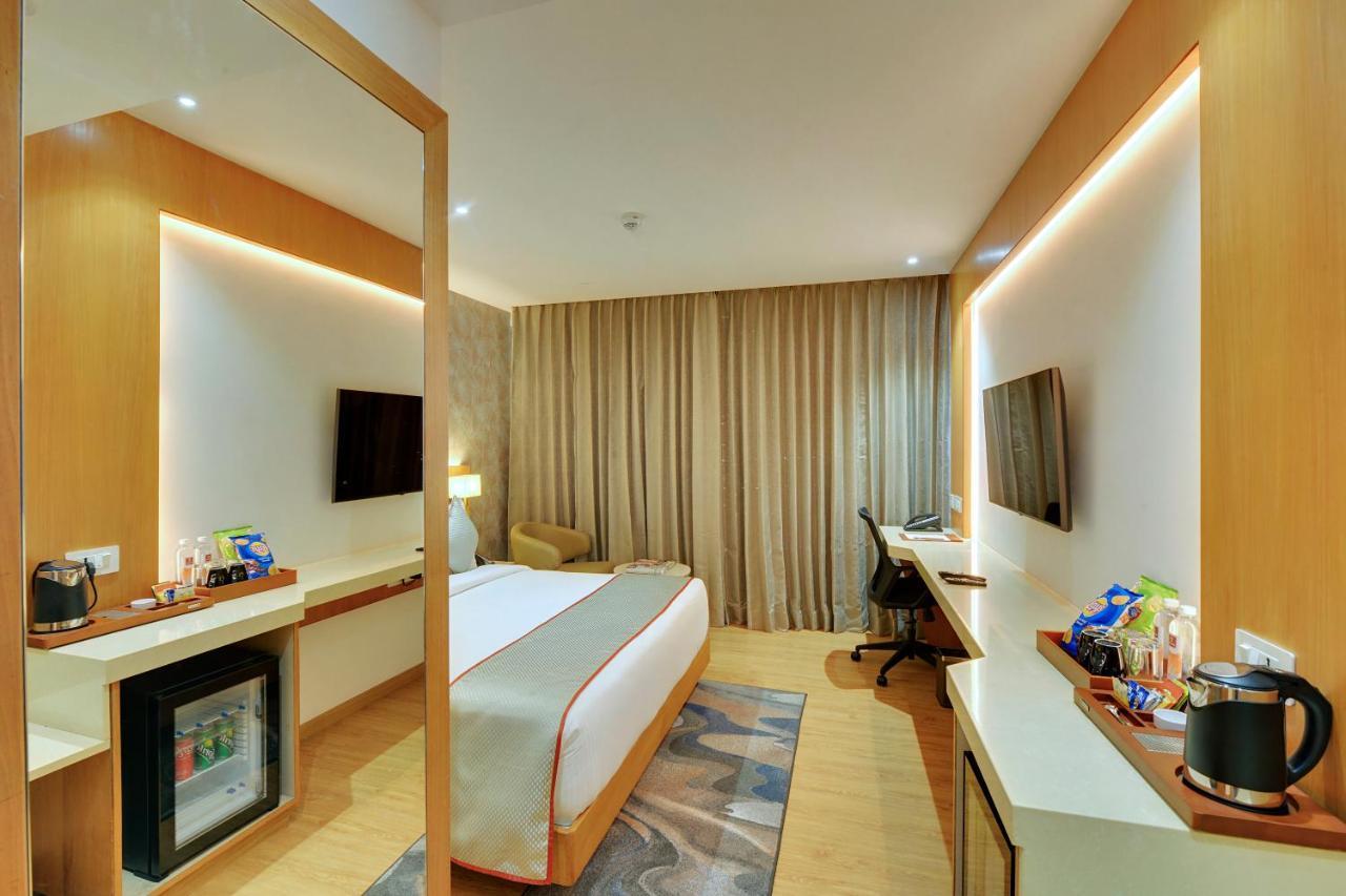 Clarion Hotel Bangalore Yesvantpur Extérieur photo